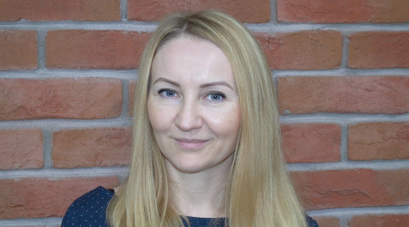 <div class="name_top_right">Инна</div>